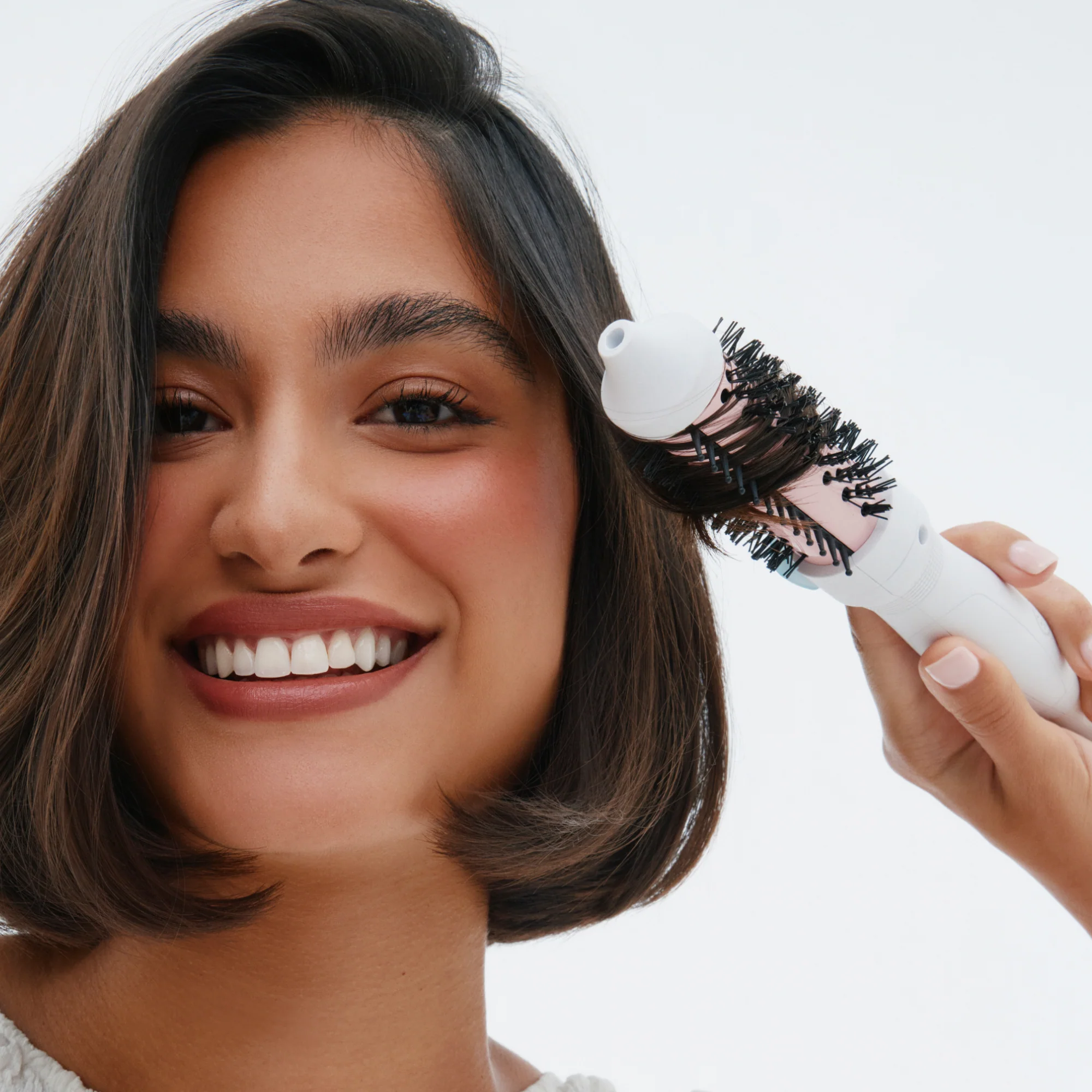 It’s Giving Petite Mini Hot Round Brush 1" (27MM) - Image 3